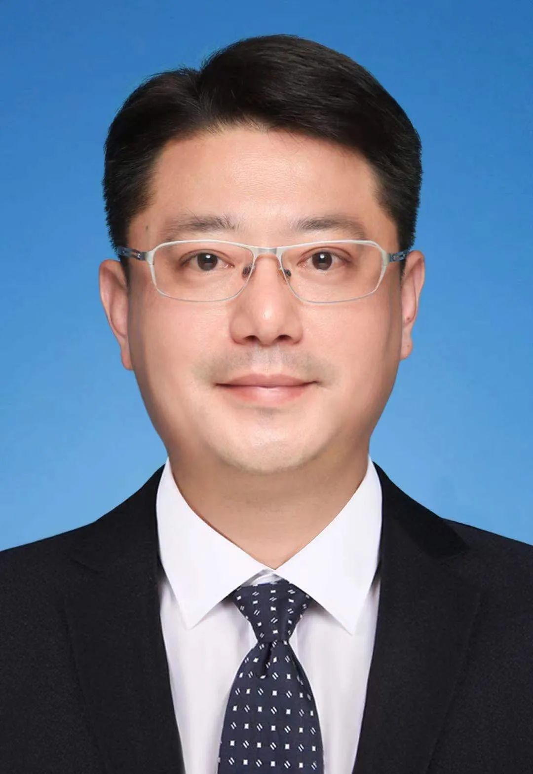 县第十八届人大常委会召开第二十次会议通过有关人事任免