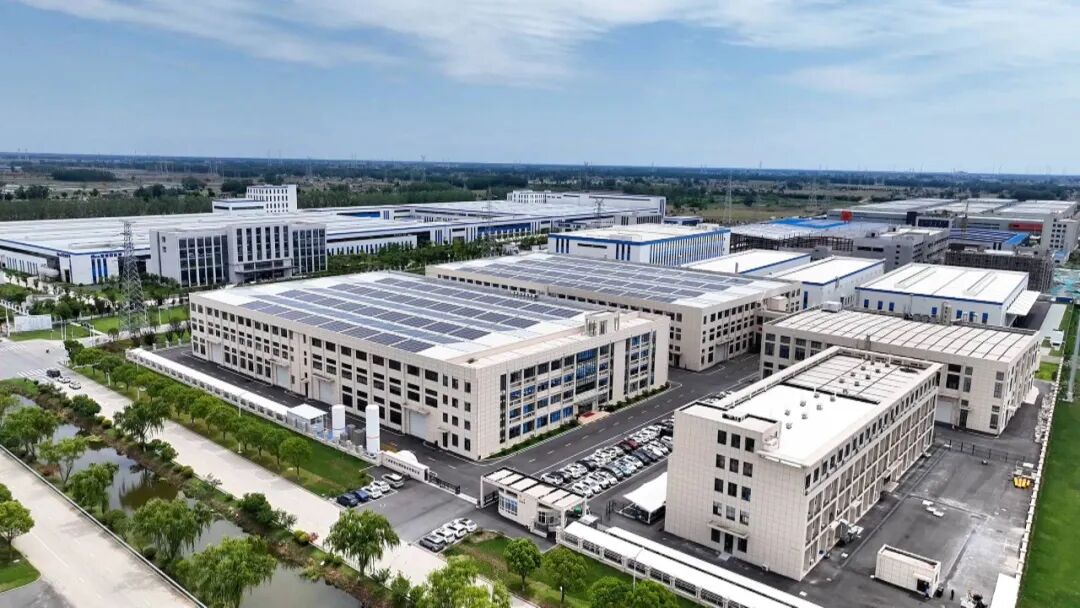 新奇生钣金:“毫米级”精度造就行业“天花板”