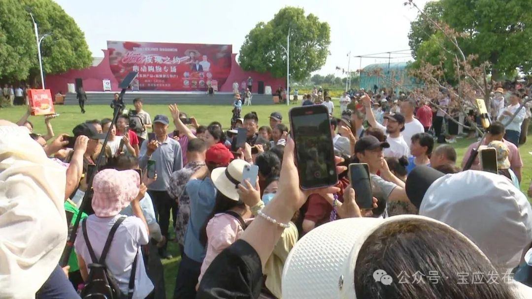 “5·20”浪漫邂逅玫瑰园 爱心助农直播大卖“花经济”