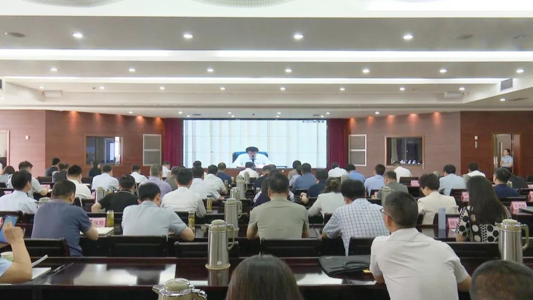 我县组织收看扬州市委理论学习中心组学习报告会