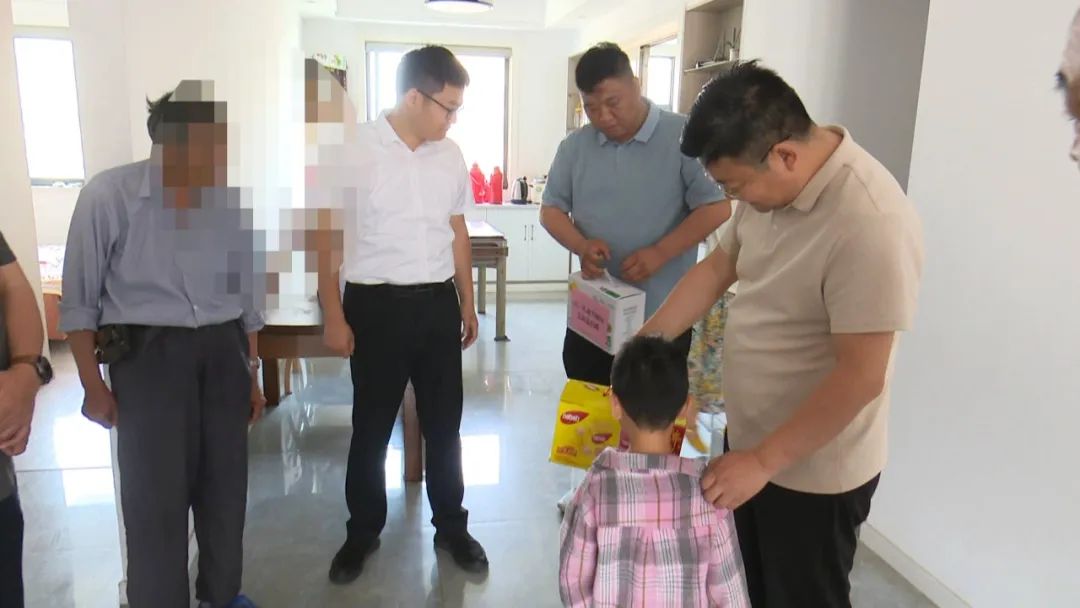 宝应县让困境儿童暖心过“六一”